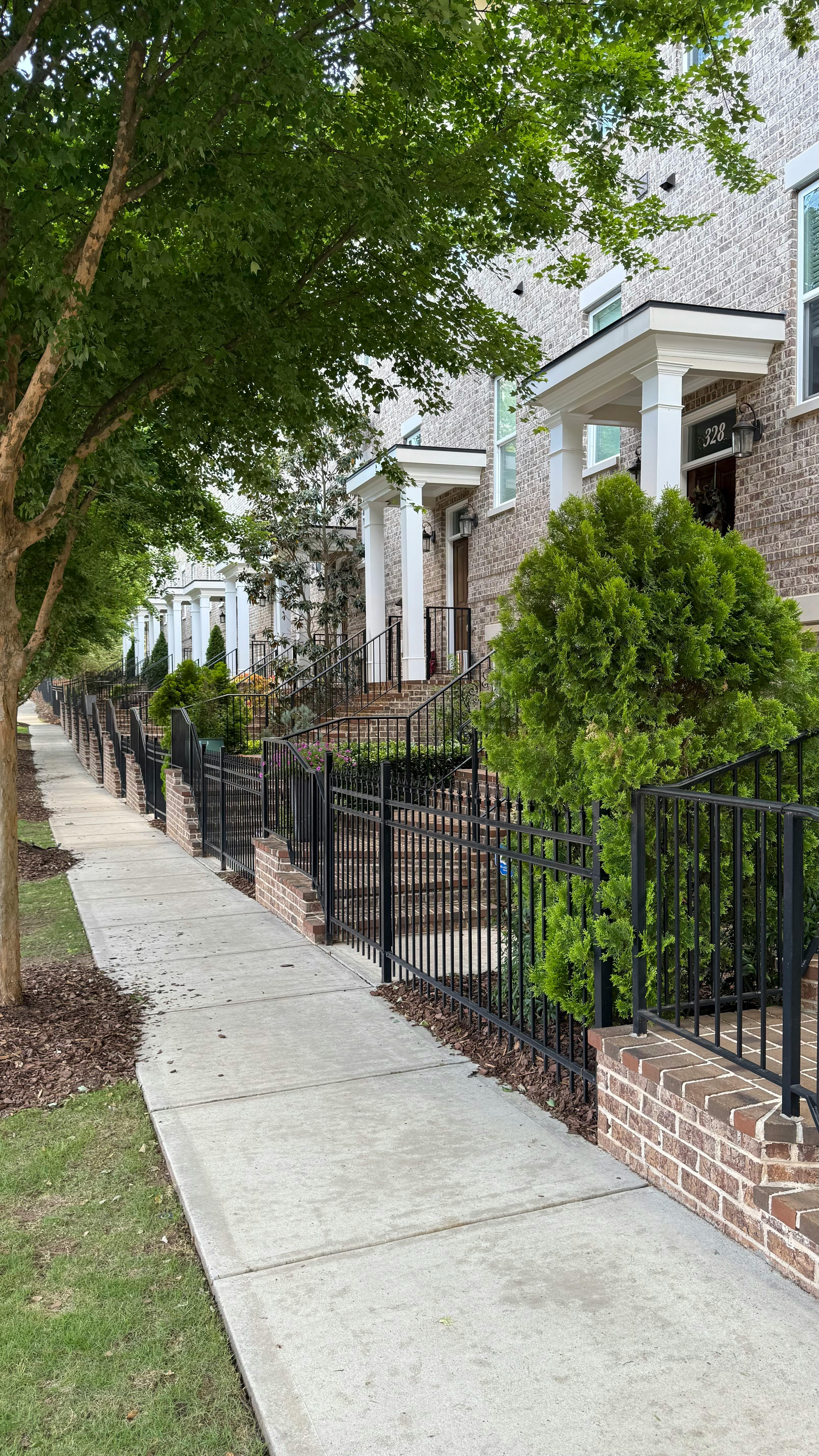 Lush Luxury Living: Where Elegance Meets Urban Sophistication